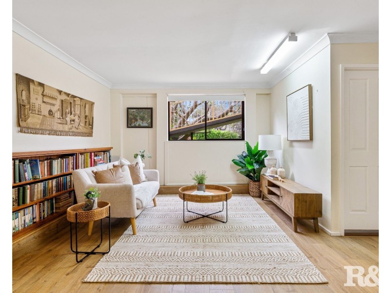 1a Noonan  Point Ave, Point Clare NSW 2250