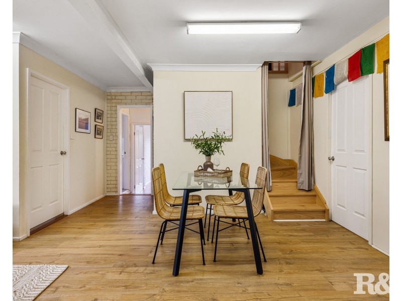 1a Noonan  Point Ave, Point Clare NSW 2250