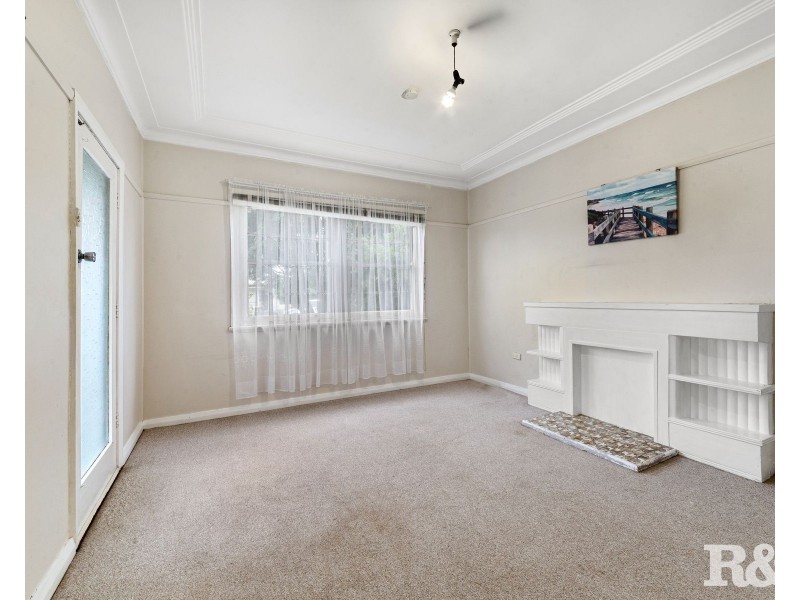 10 Fairview Street, Woy Woy NSW 2256