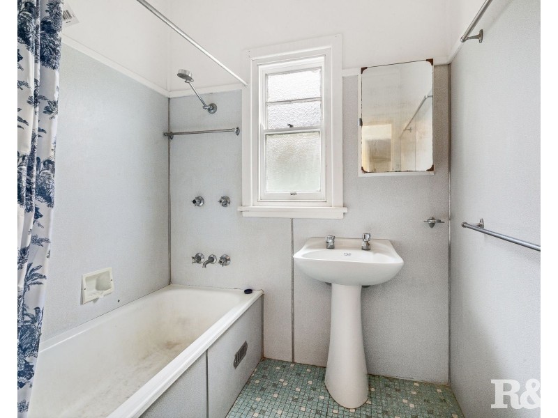 10 Fairview Street, Woy Woy NSW 2256