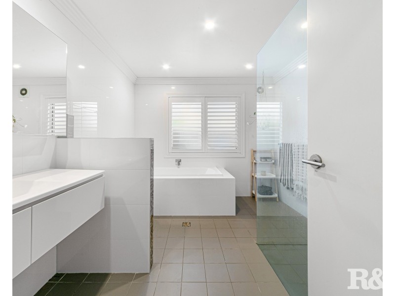 4 Bassan Street, Woy Woy Bay NSW 2256