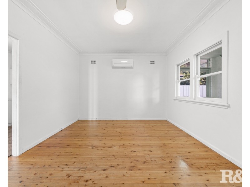 10 Trafalgar Avenue, Woy Woy NSW 2256