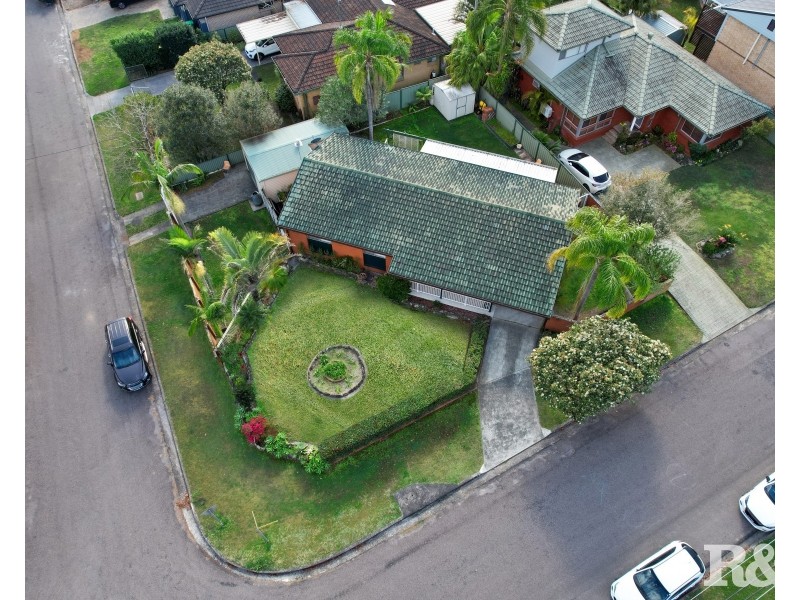19 Priestley Parade, Point Clare NSW 2250