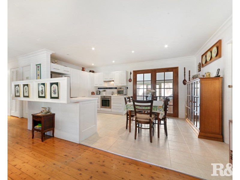 19 Priestley Parade, Point Clare NSW 2250