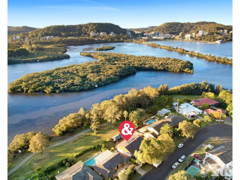 40 Matthews Parade, Point Clare NSW 2250