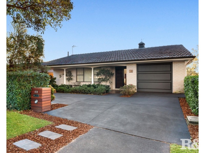 40 Matthews Parade, Point Clare NSW 2250