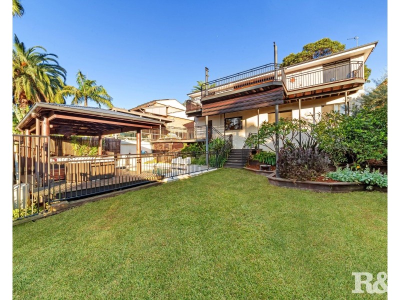 40 Matthews Parade, Point Clare NSW 2250