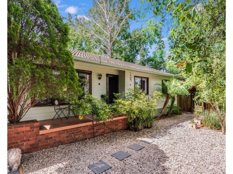 8 Dougal Drive, Wyoming NSW 2250