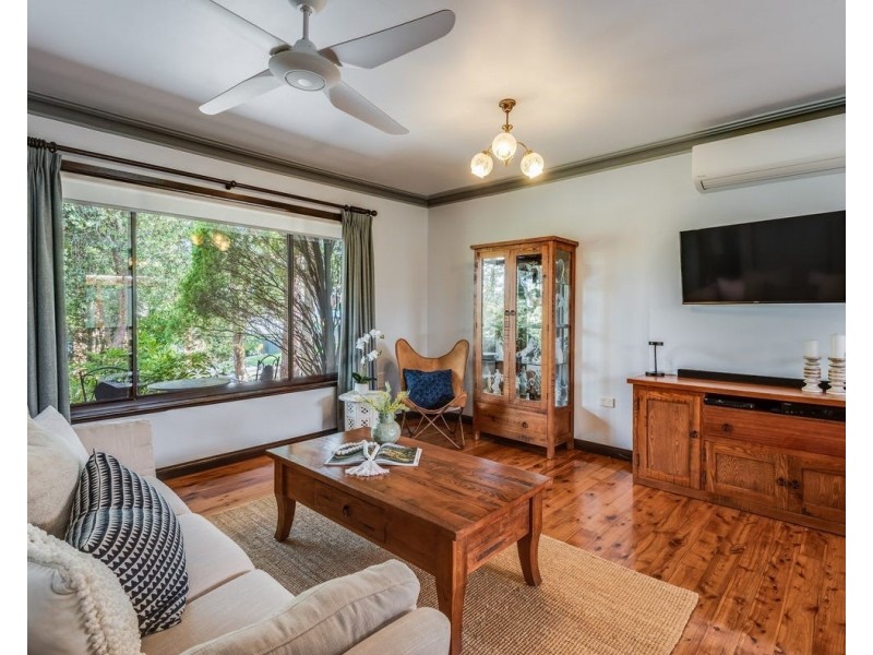 8 Dougal Drive, Wyoming NSW 2250