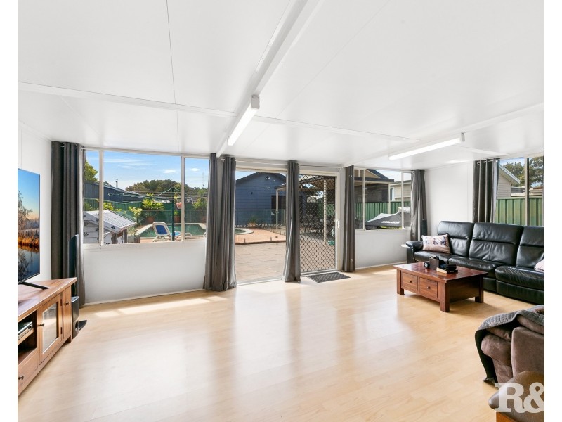 99 Mackenzie Avenue, Woy Woy NSW 2256