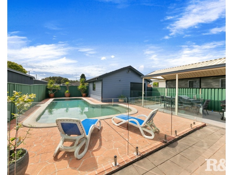 99 Mackenzie Avenue, Woy Woy NSW 2256