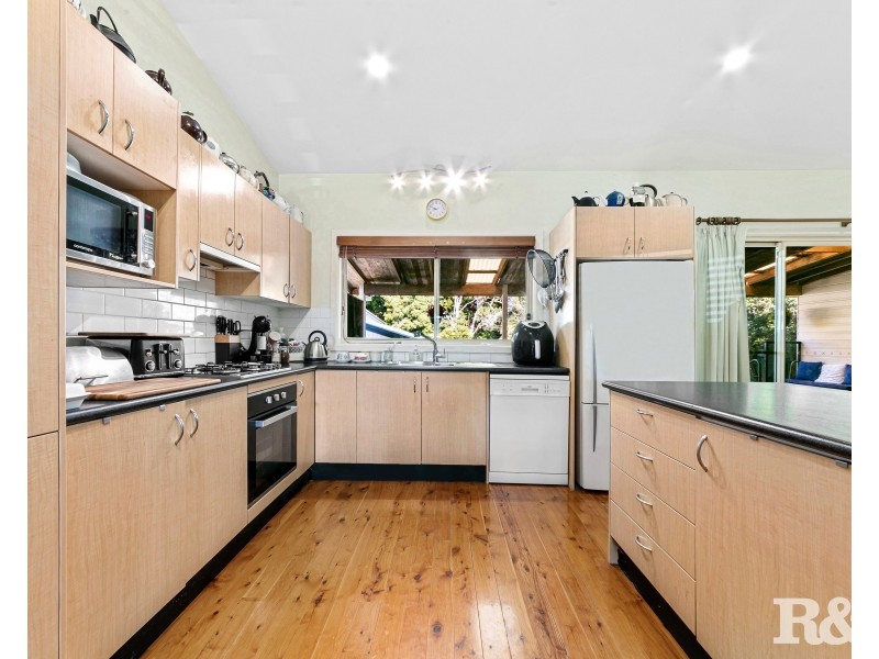 5 Greenfield Road, Empire Bay NSW 2257