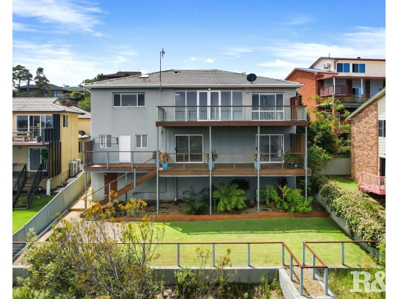 17 The Palisade, Umina Beach NSW 2257