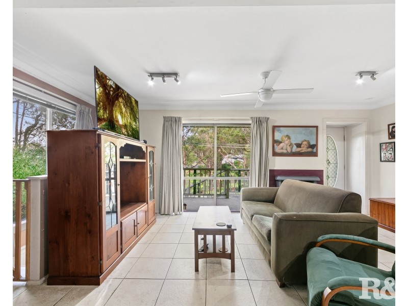 15 Melaleuca Crescent, Tascott NSW 2250