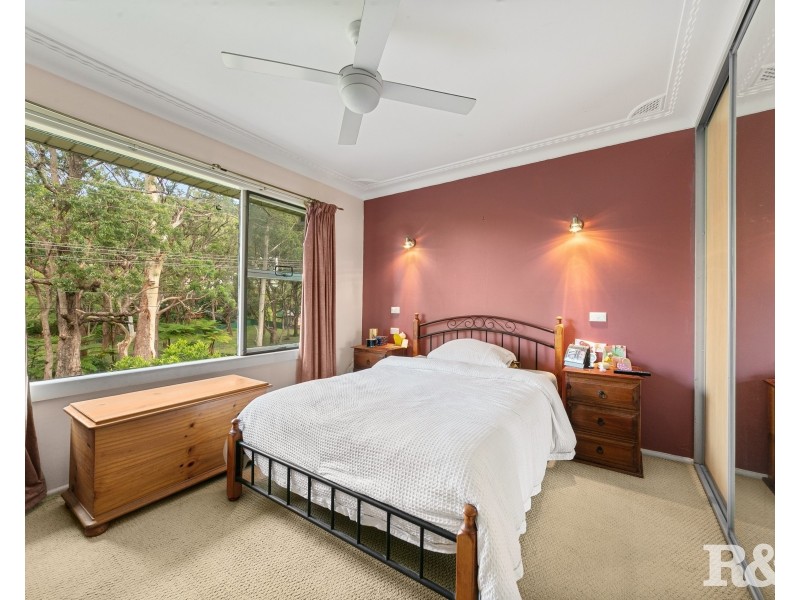 15 Melaleuca Crescent, Tascott NSW 2250