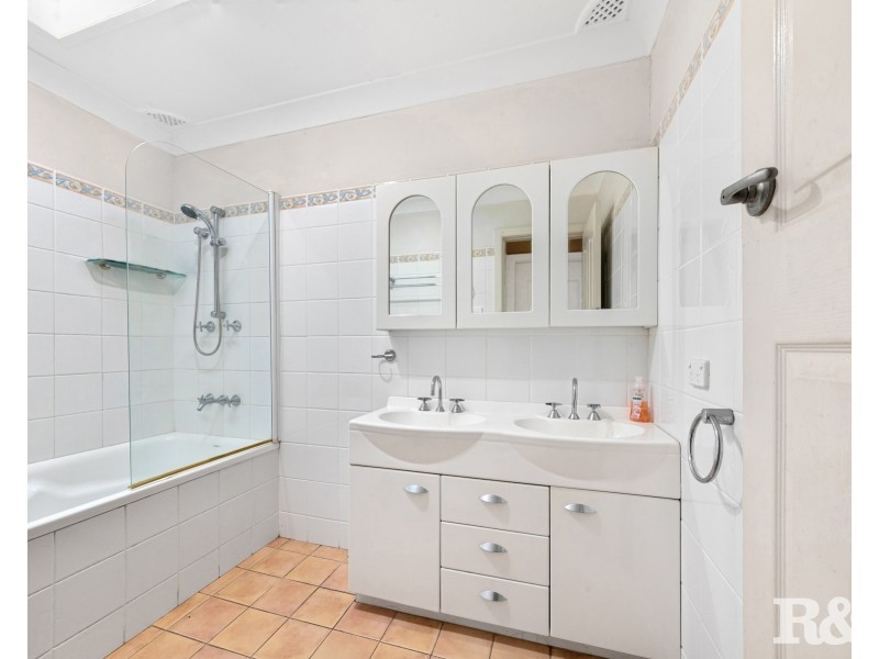 15 Melaleuca Crescent, Tascott NSW 2250