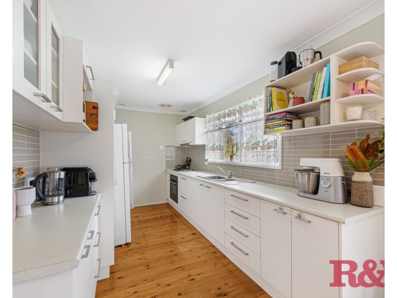 40 Bourbon Street, Wyoming NSW 2250