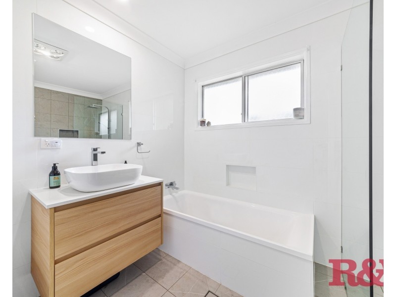 40 Bourbon Street, Wyoming NSW 2250