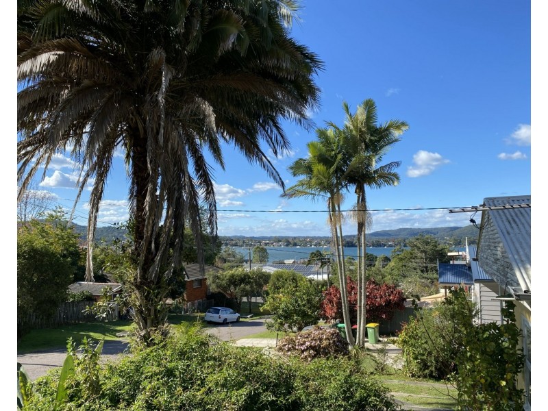26 Talinga Avenue, Point Clare NSW 2250