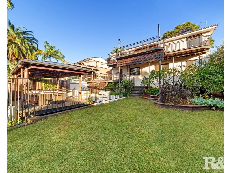40 Matthews Parade, Point Clare NSW 2250