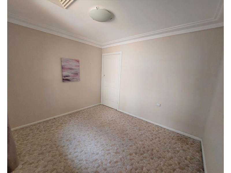 1 Lorraine Avenue, Point Clare NSW 2250