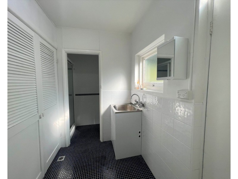 2A Scott Street, Point Clare NSW 2250