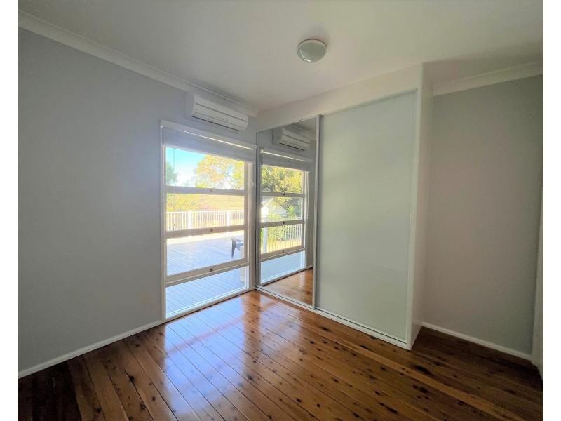 2A Scott Street, Point Clare NSW 2250