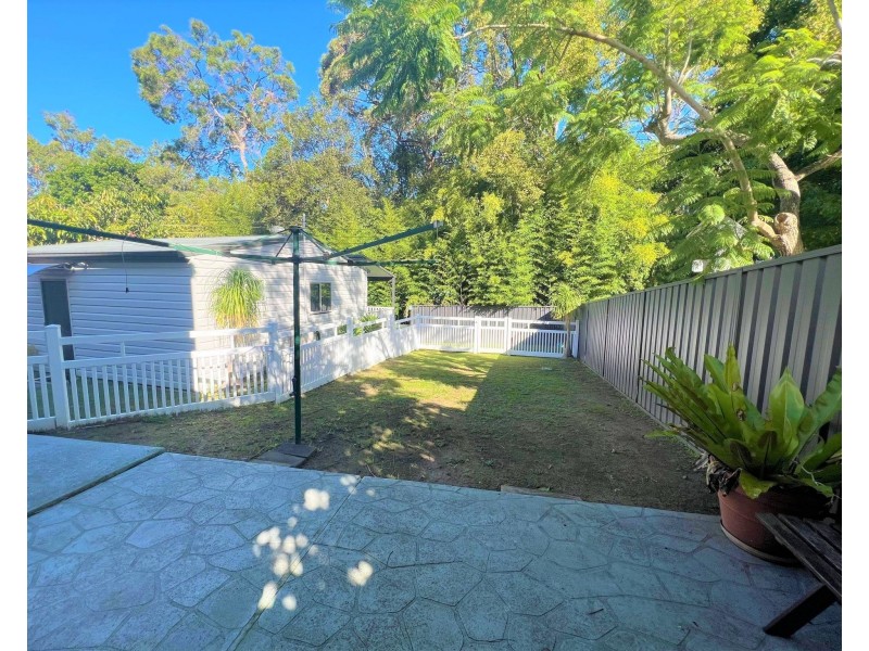 2A Scott Street, Point Clare NSW 2250