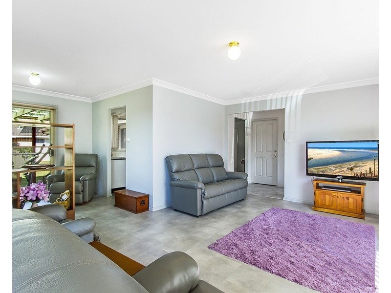 20 Manooka Road, Point Clare NSW 2250
