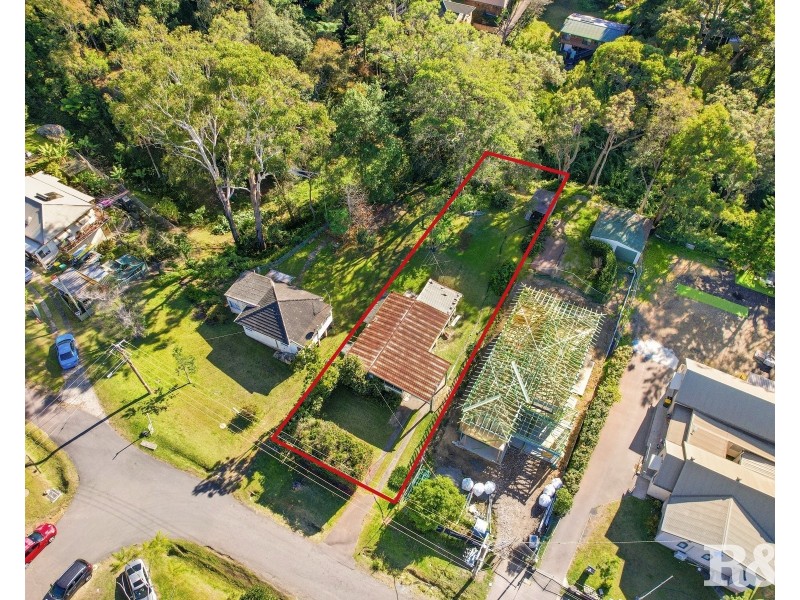 27 Takari Avenue, Point Clare NSW 2250