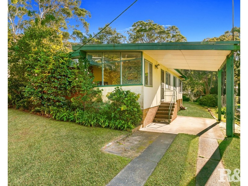 27 Takari Avenue, Point Clare NSW 2250