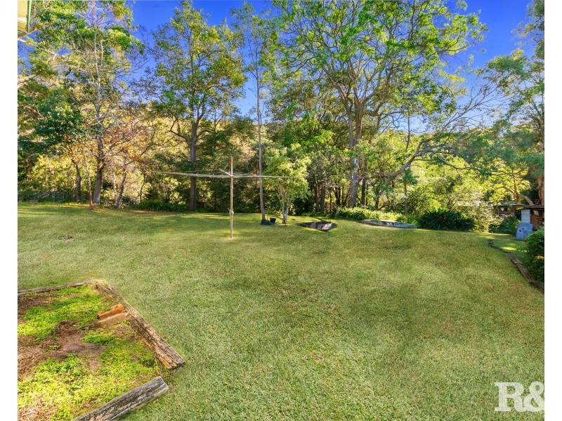 27 Takari Avenue, Point Clare NSW 2250