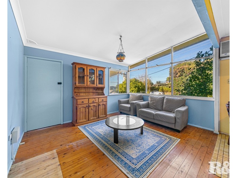 27 Takari Avenue, Point Clare NSW 2250