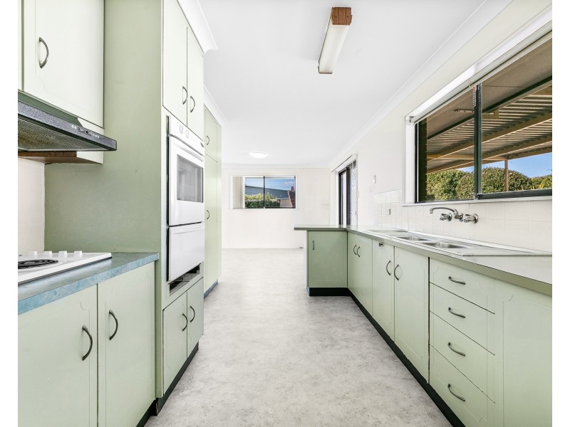 8 Farleigh Avenue, Umina Beach NSW 2257