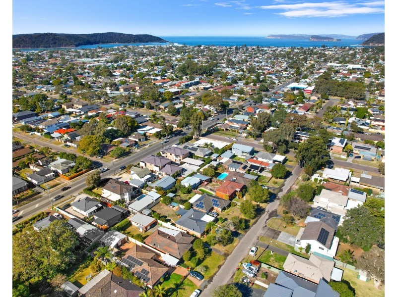 8 Farleigh Avenue, Umina Beach NSW 2257