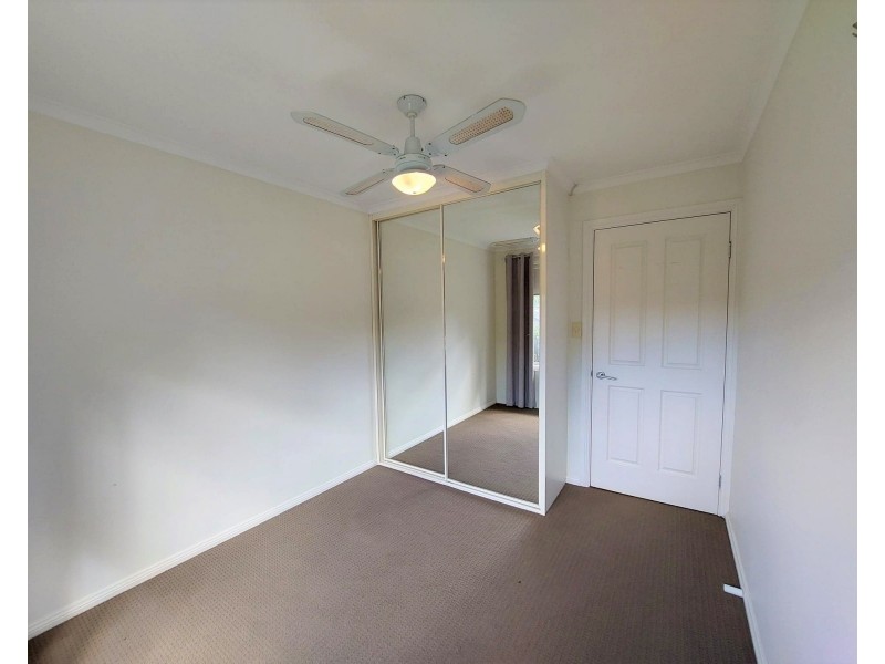 5 Camden Close, Point Clare NSW 2250