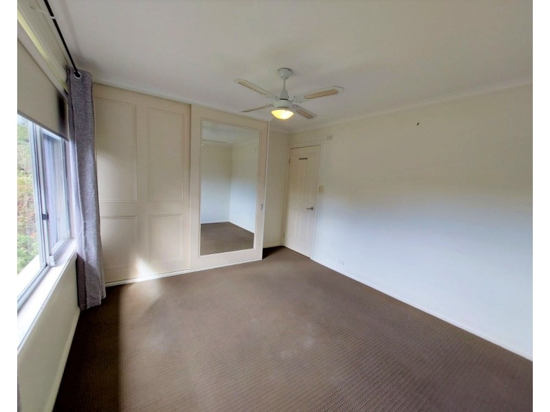 5 Camden Close, Point Clare NSW 2250
