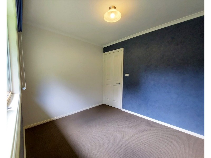 5 Camden Close, Point Clare NSW 2250