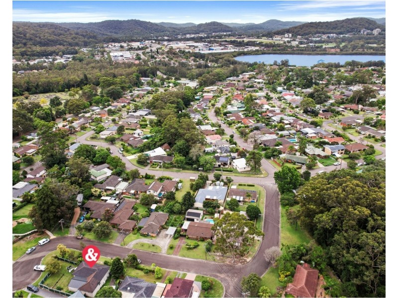 5 Camden Close, Point Clare NSW 2250