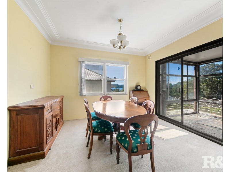 11 Scott Street, Point Clare NSW 2250