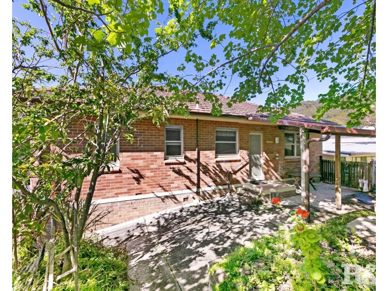 11 Scott Street, Point Clare NSW 2250