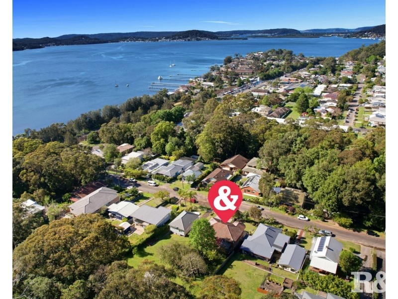 11 Scott Street, Point Clare NSW 2250