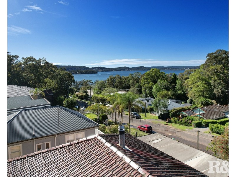 11 Scott Street, Point Clare NSW 2250