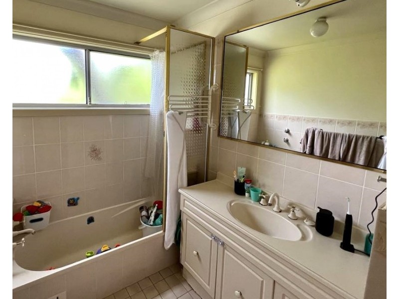 1B Kateena Avenue, Tascott NSW 2250