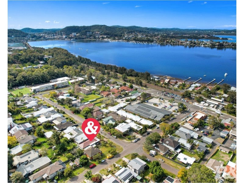 31 Nioka Avenue, Point Clare NSW 2250