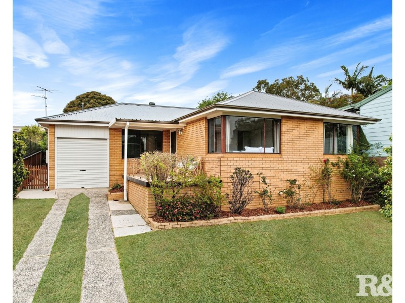 19 Matthews Parade, Point Clare NSW 2250
