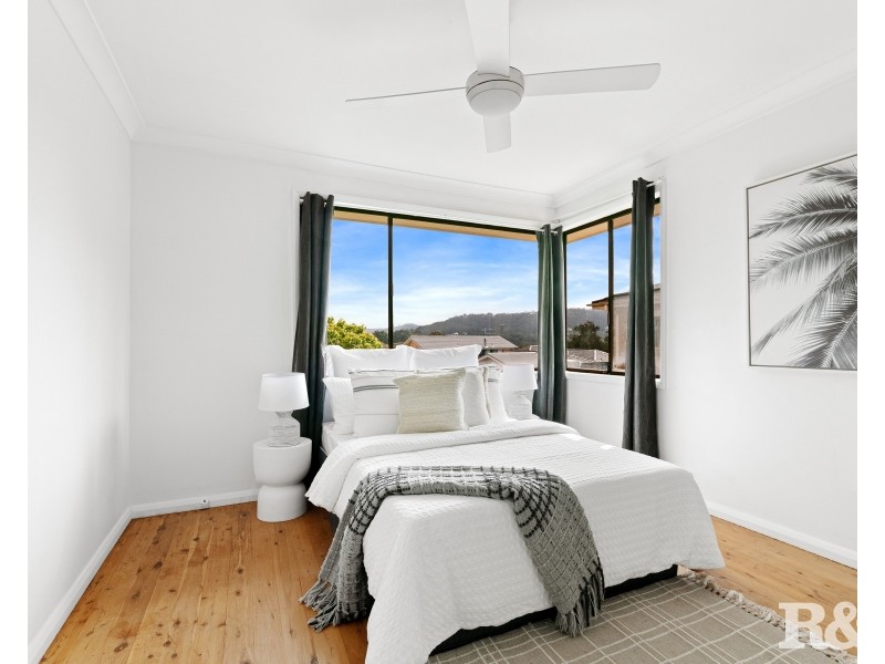 19 Matthews Parade, Point Clare NSW 2250