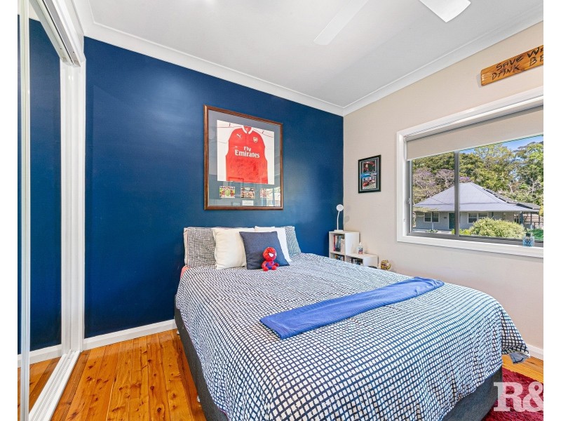 5 Welwyn Grove, Point Clare NSW 2250