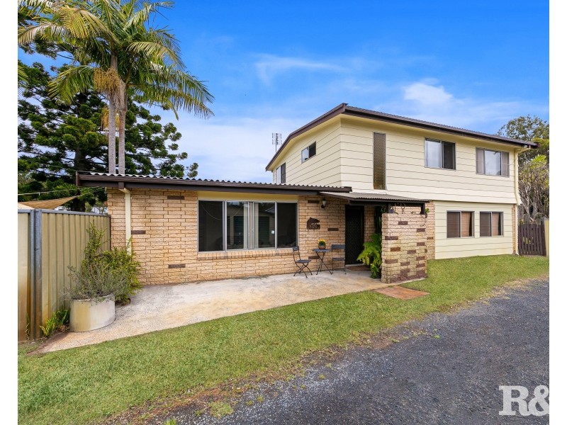 11 Elanora Road, Umina Beach NSW 2257