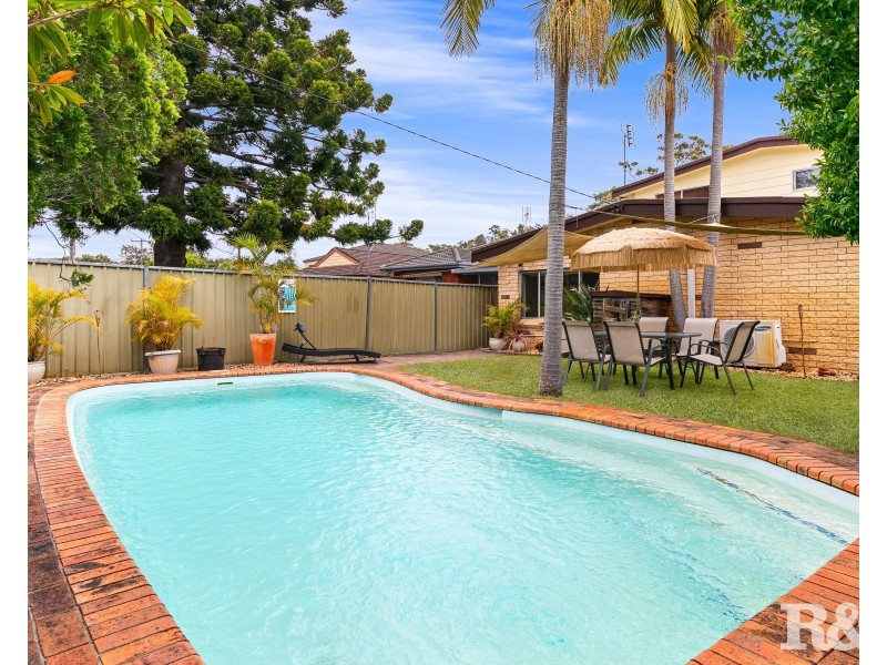 11 Elanora Road, Umina Beach NSW 2257